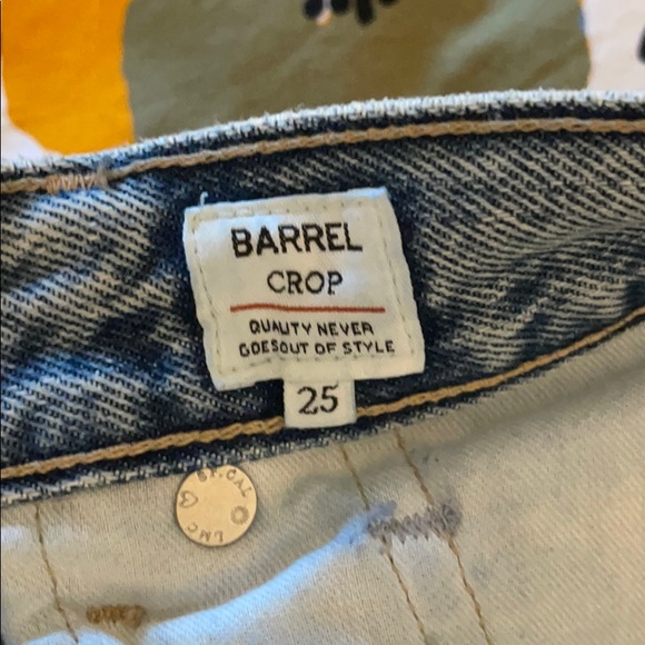 Levi’s Limited Edition Crop Cutout Jeans - Picture 9 of 10